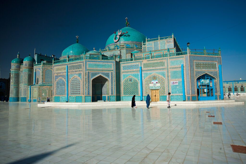 Mazáre Šeríf v Afgánistánu, Modrá mešita