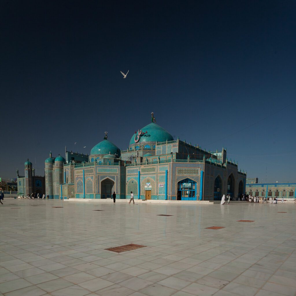 Mazáre Šeríf v Afgánistánu, Modrá mešita