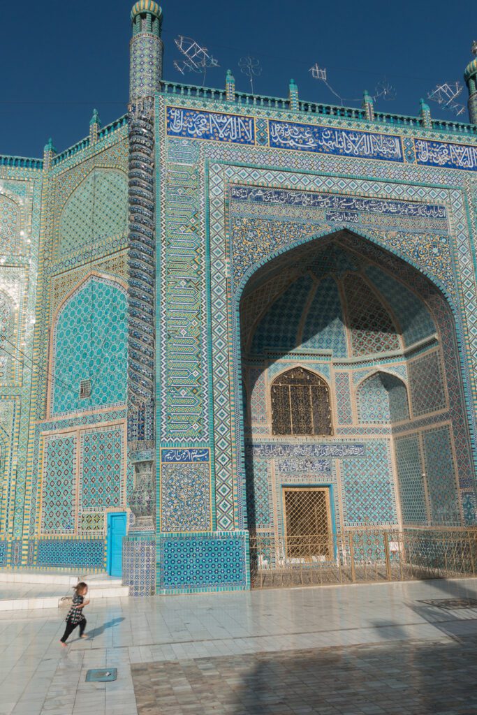 Mazáre Šeríf v Afgánistánu, Modrá mešita